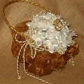 C7079a - Cesta bola para alianças organza castanha